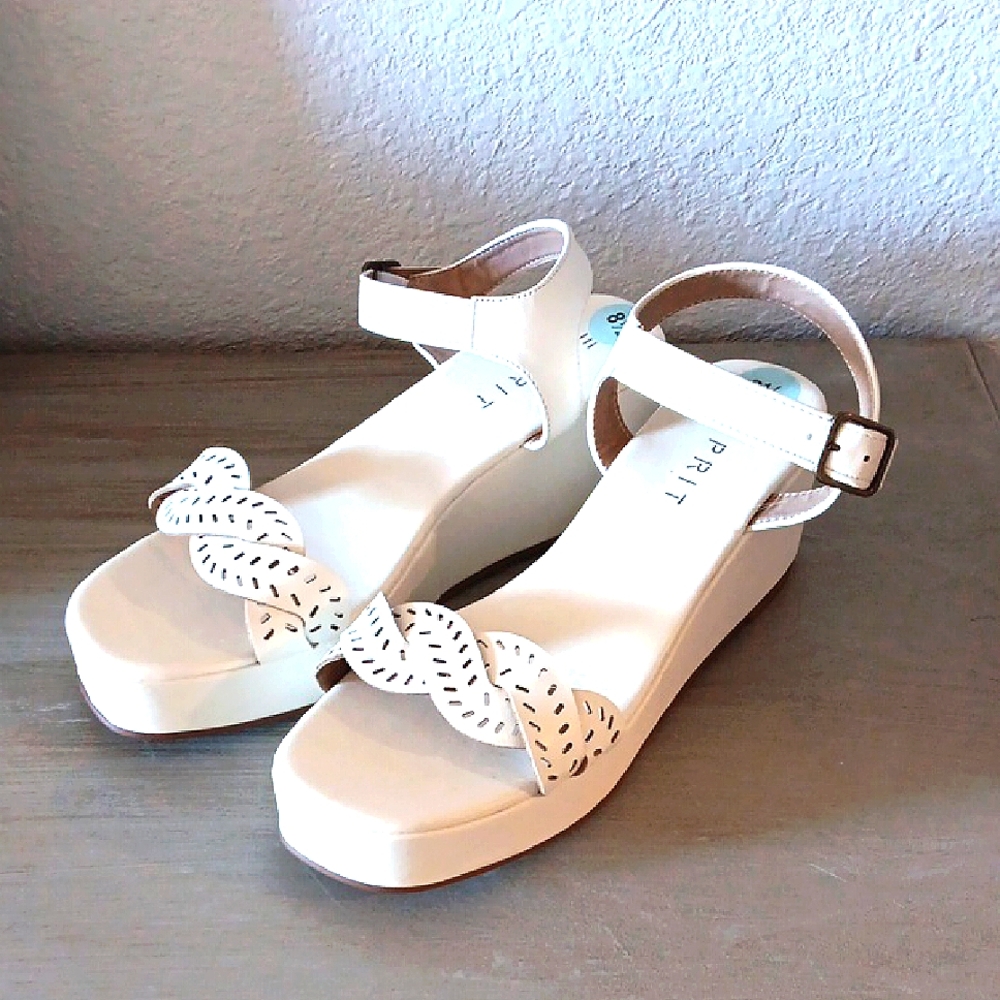 NWT Espirit Sandals
